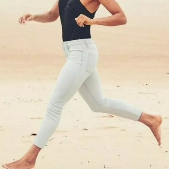 NWT Athleta Sculptek Skinny Crop Jeans Stretch Glacier Light Wash Size 6 - Picture 11 of 12